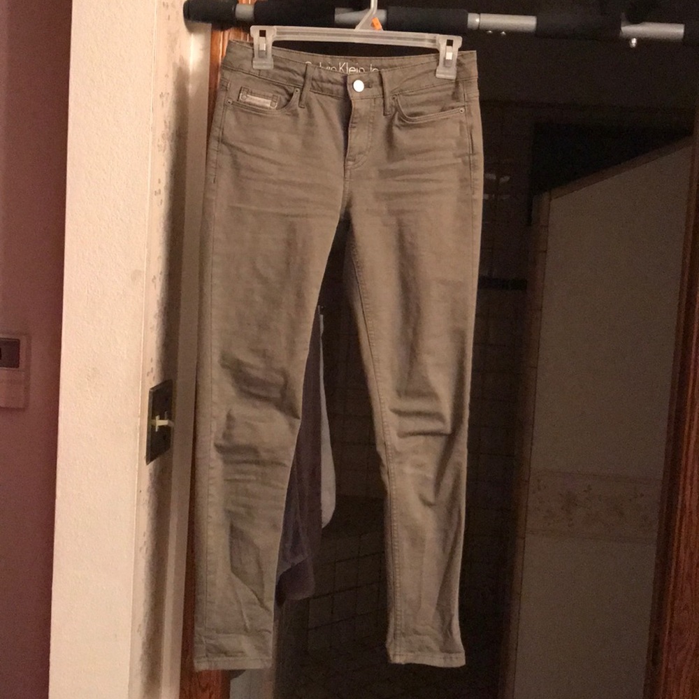 💐Calvin Klein Olive Green Skinny Jeans 26